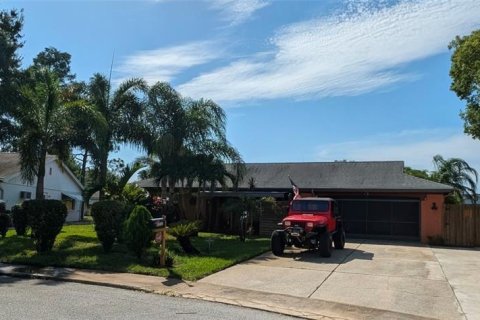 House in New Port Richey, Florida 2 bedrooms, 124.67 sq.m. № 2231435 - photo 3