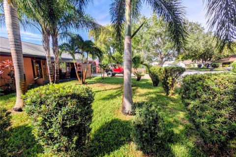 House in New Port Richey, Florida 2 bedrooms, 124.67 sq.m. № 2231435 - photo 11