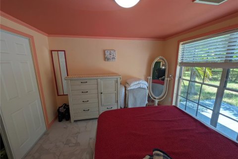 House in New Port Richey, Florida 2 bedrooms, 124.67 sq.m. № 2231435 - photo 29
