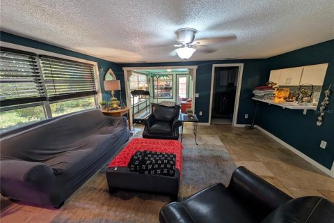 House in New Port Richey, Florida 2 bedrooms, 124.67 sq.m. № 2231435 - photo 23