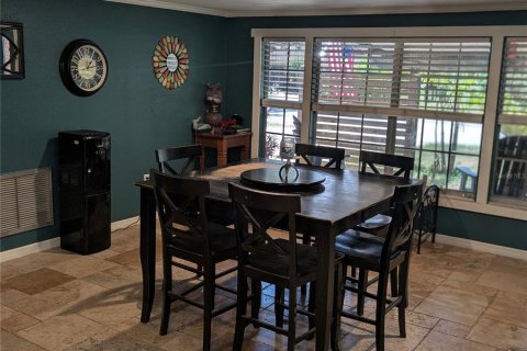 House in New Port Richey, Florida 2 bedrooms, 124.67 sq.m. № 2231435 - photo 16