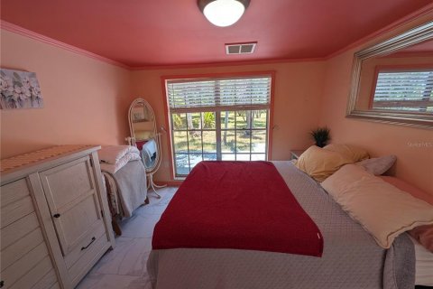 House in New Port Richey, Florida 2 bedrooms, 124.67 sq.m. № 2231435 - photo 28