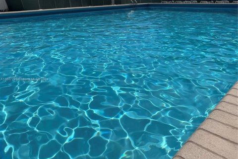 Снять в аренду кондоминиум в Майами-Бич, Флорида 39.95м2, № 1864093 - фото 9