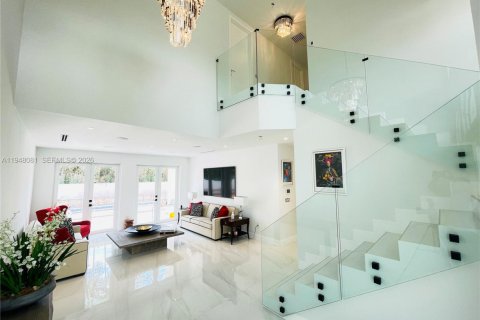 Villa ou maison à vendre à Miami, Floride: 5 chambres, 352.75 m2 № 2009029 - photo 5