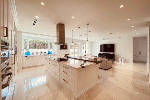 Villa ou maison à vendre à Miami, Floride: 5 chambres, 352.75 m2 № 2009029 - photo 11
