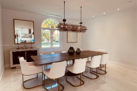 Villa ou maison à vendre à Miami, Floride: 5 chambres, 352.75 m2 № 2009029 - photo 20
