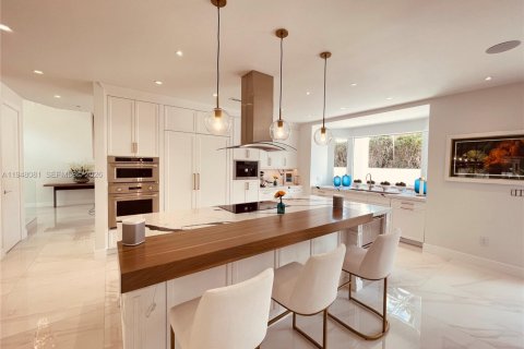 Villa ou maison à vendre à Miami, Floride: 5 chambres, 352.75 m2 № 2009029 - photo 18