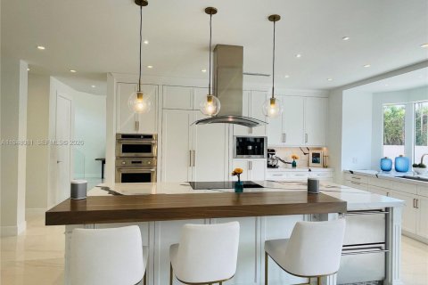 Villa ou maison à vendre à Miami, Floride: 5 chambres, 352.75 m2 № 2009029 - photo 13