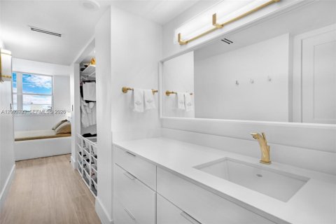 Copropriété à vendre à Miami Beach, Floride: 2 chambres, 76.55 m2 № 2171756 - photo 15