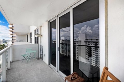 Copropriété à vendre à Miami Beach, Floride: 2 chambres, 76.55 m2 № 2171756 - photo 7