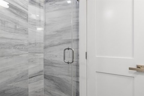 Copropriété à vendre à Miami Beach, Floride: 2 chambres, 76.55 m2 № 2171756 - photo 26