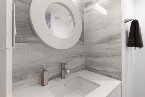 Copropriété à vendre à Miami Beach, Floride: 2 chambres, 76.55 m2 № 2171756 - photo 27