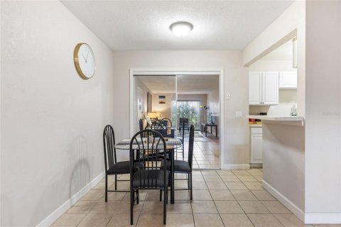 Condo in Gainesville, Florida, 1 bedroom  № 1807964 - photo 11