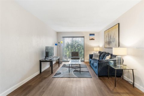 Condo in Gainesville, Florida, 1 bedroom  № 1807964 - photo 8