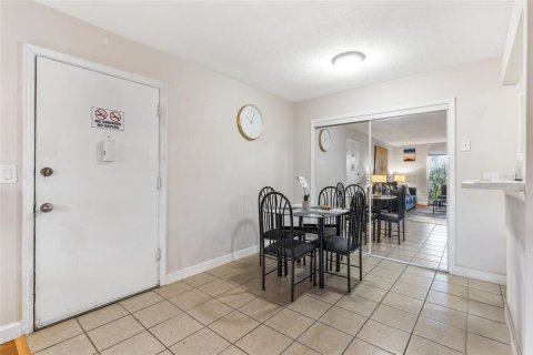 Condo in Gainesville, Florida, 1 bedroom  № 1807964 - photo 10