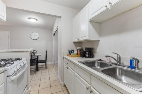 Condo in Gainesville, Florida, 1 bedroom  № 1807964 - photo 17