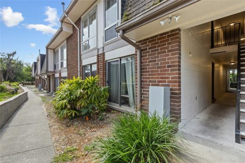 Condo in Gainesville, Florida, 1 bedroom  № 1807964 - photo 1