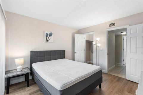 Condo in Gainesville, Florida, 1 bedroom  № 1807964 - photo 19