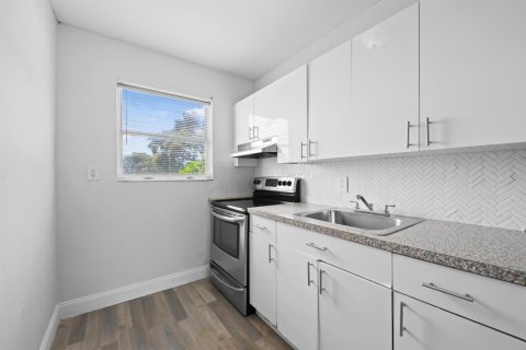 Appartement à louer à Opa-locka, Floride: 2 chambres, 369.75 m2 № 2305239 - photo 5