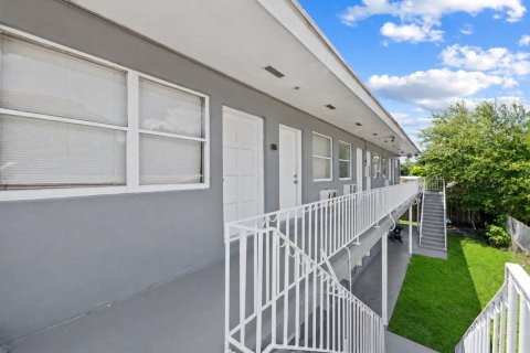 Appartement à Opa-locka, Floride 2 chambres, 369.75 m2 № 2305239