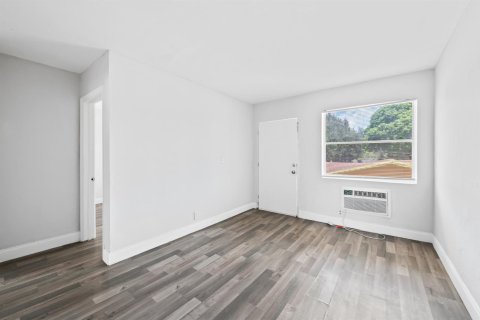Appartement à louer à Opa-locka, Floride: 2 chambres, 369.75 m2 № 2305239 - photo 2