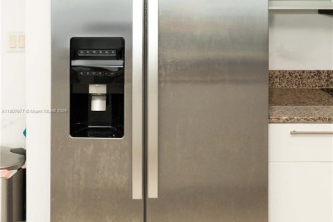 Купить кондоминиум в Майами, Флорида 2 спальни, 113.99м2, № 1962204 - фото 10
