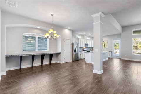House in Brandon, Florida 4 bedrooms, 303.79 sq.m. № 2111523 - photo 10