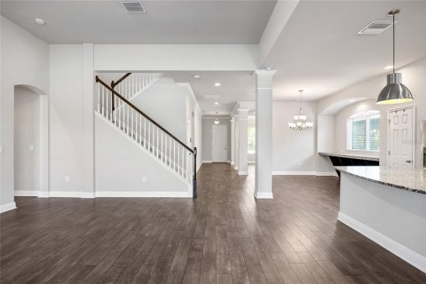 House in Brandon, Florida 4 bedrooms, 303.79 sq.m. № 2111523 - photo 15