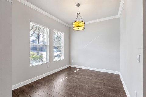 House in Brandon, Florida 4 bedrooms, 303.79 sq.m. № 2111523 - photo 8