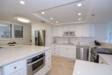 Condominio en venta en Highland Beach, Florida, 2 dormitorios, 208.1 m2 № 1931384 - foto 15