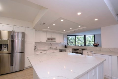 Condominio en venta en Highland Beach, Florida, 2 dormitorios, 208.1 m2 № 1931384 - foto 10