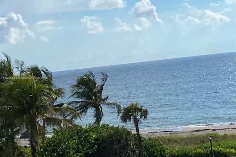 Condominio en venta en Highland Beach, Florida, 2 dormitorios, 208.1 m2 № 1931384 - foto 4
