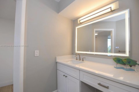 Condominio en venta en Highland Beach, Florida, 2 dormitorios, 208.1 m2 № 1931384 - foto 22