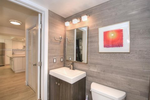 Condominio en venta en Highland Beach, Florida, 2 dormitorios, 208.1 m2 № 1931384 - foto 25