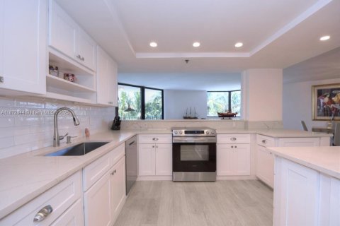 Condominio en venta en Highland Beach, Florida, 2 dormitorios, 208.1 m2 № 1931384 - foto 17