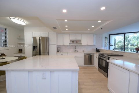 Condominio en venta en Highland Beach, Florida, 2 dormitorios, 208.1 m2 № 1931384 - foto 11