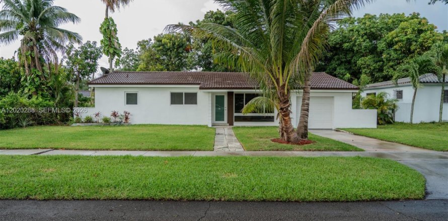 Casa en Miami Shores, Florida 3 dormitorios, 146.23 m2 № 2084980
