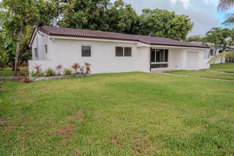 Casa en alquiler en Miami Shores, Florida, 3 dormitorios, 146.23 m2 № 2084980 - foto 8