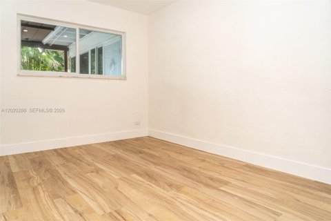 Casa en alquiler en Miami Shores, Florida, 3 dormitorios, 146.23 m2 № 2084980 - foto 28