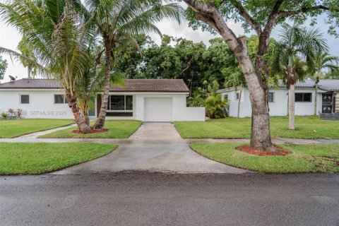 Casa en alquiler en Miami Shores, Florida, 3 dormitorios, 146.23 m2 № 2084980 - foto 3