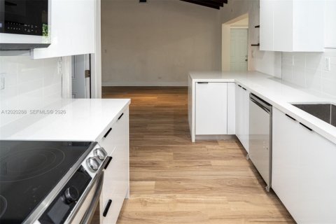 Casa en alquiler en Miami Shores, Florida, 3 dormitorios, 146.23 m2 № 2084980 - foto 20