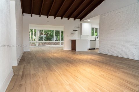 Casa en alquiler en Miami Shores, Florida, 3 dormitorios, 146.23 m2 № 2084980 - foto 13