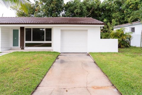 Casa en alquiler en Miami Shores, Florida, 3 dormitorios, 146.23 m2 № 2084980 - foto 5