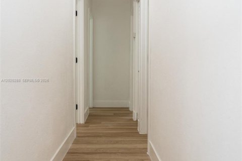 Casa en alquiler en Miami Shores, Florida, 3 dormitorios, 146.23 m2 № 2084980 - foto 27