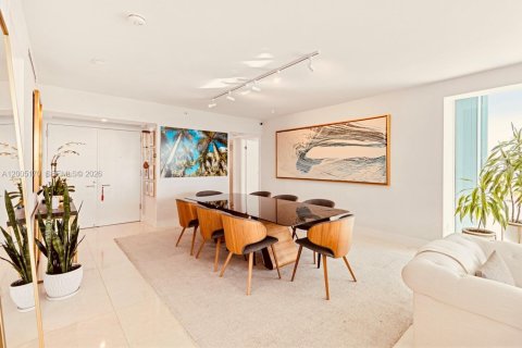 Купить кондоминиум в Майами, Флорида 2 спальни, 157.93м2, № 2145677 - фото 12