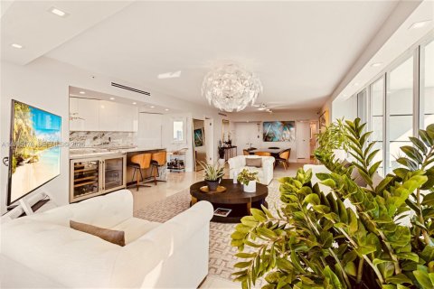 Купить кондоминиум в Майами, Флорида 2 спальни, 157.93м2, № 2145677 - фото 4