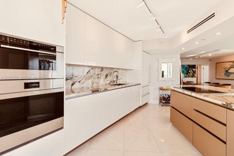 Купить кондоминиум в Майами, Флорида 2 спальни, 157.93м2, № 2145677 - фото 10