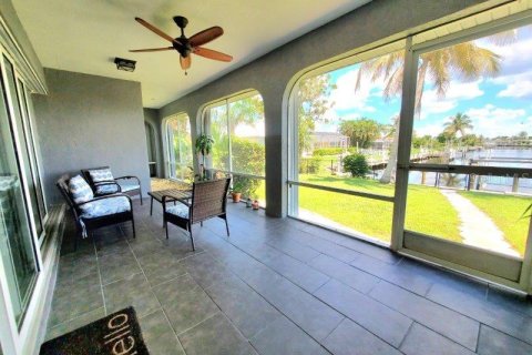House in Punta Gorda, Florida 2 bedrooms, 110.65 sq.m. № 1901121 - photo 7
