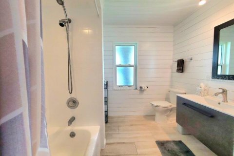 House in Punta Gorda, Florida 2 bedrooms, 110.65 sq.m. № 1901121 - photo 26