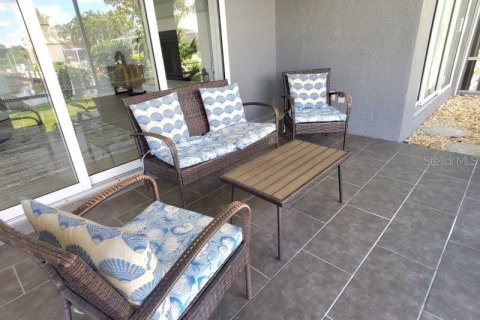 House in Punta Gorda, Florida 2 bedrooms, 110.65 sq.m. № 1901121 - photo 6
